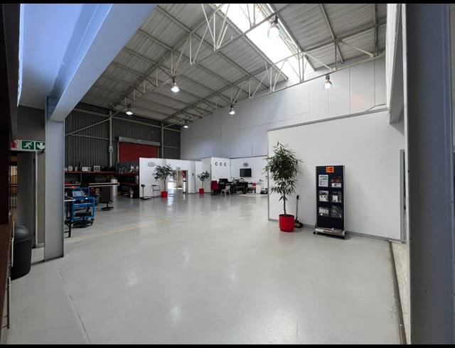 4,194M² WAREHOUSE TO LET IN RANDJESPARK